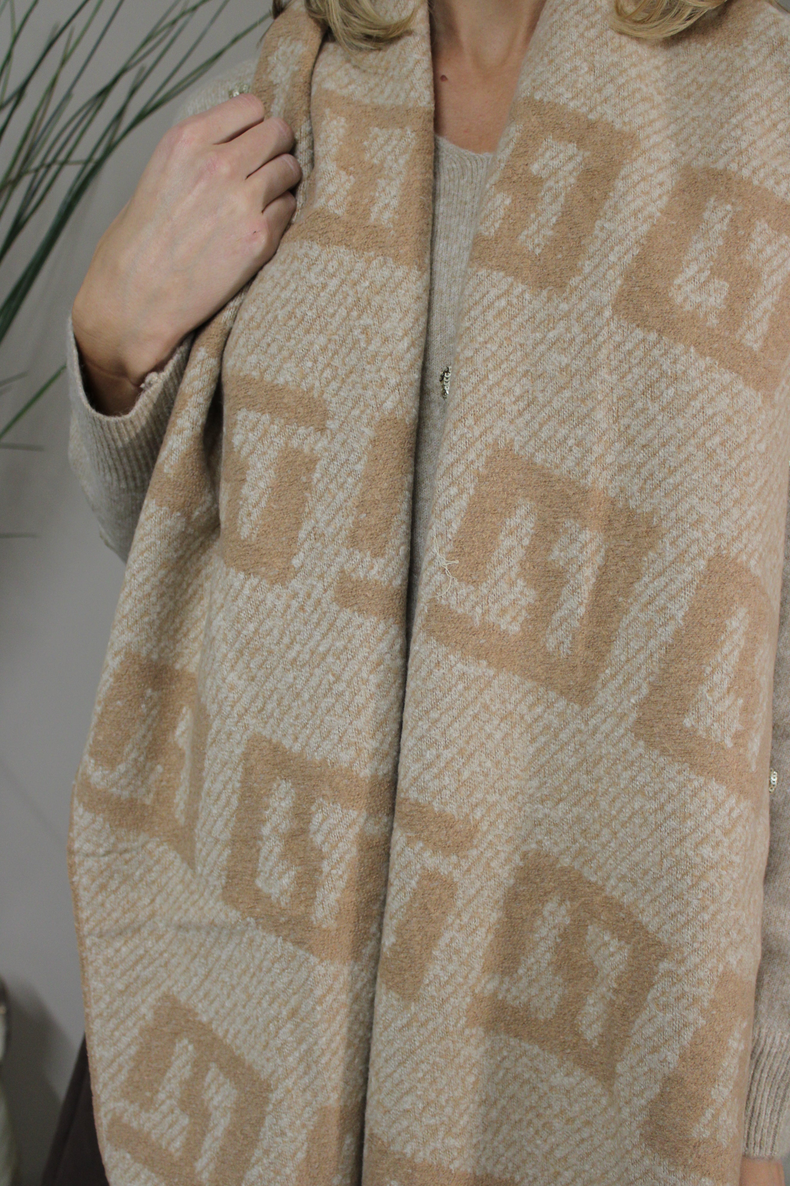 Wendy Scarf
