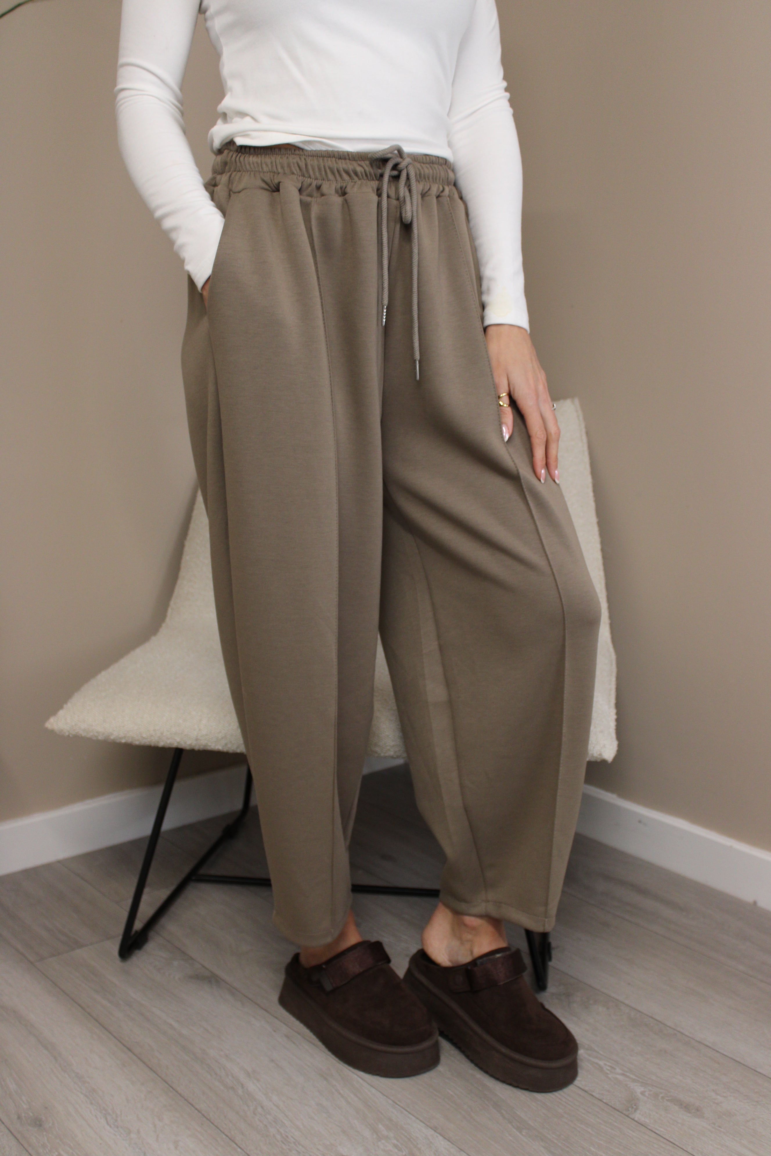 Milan Barrel Joggers