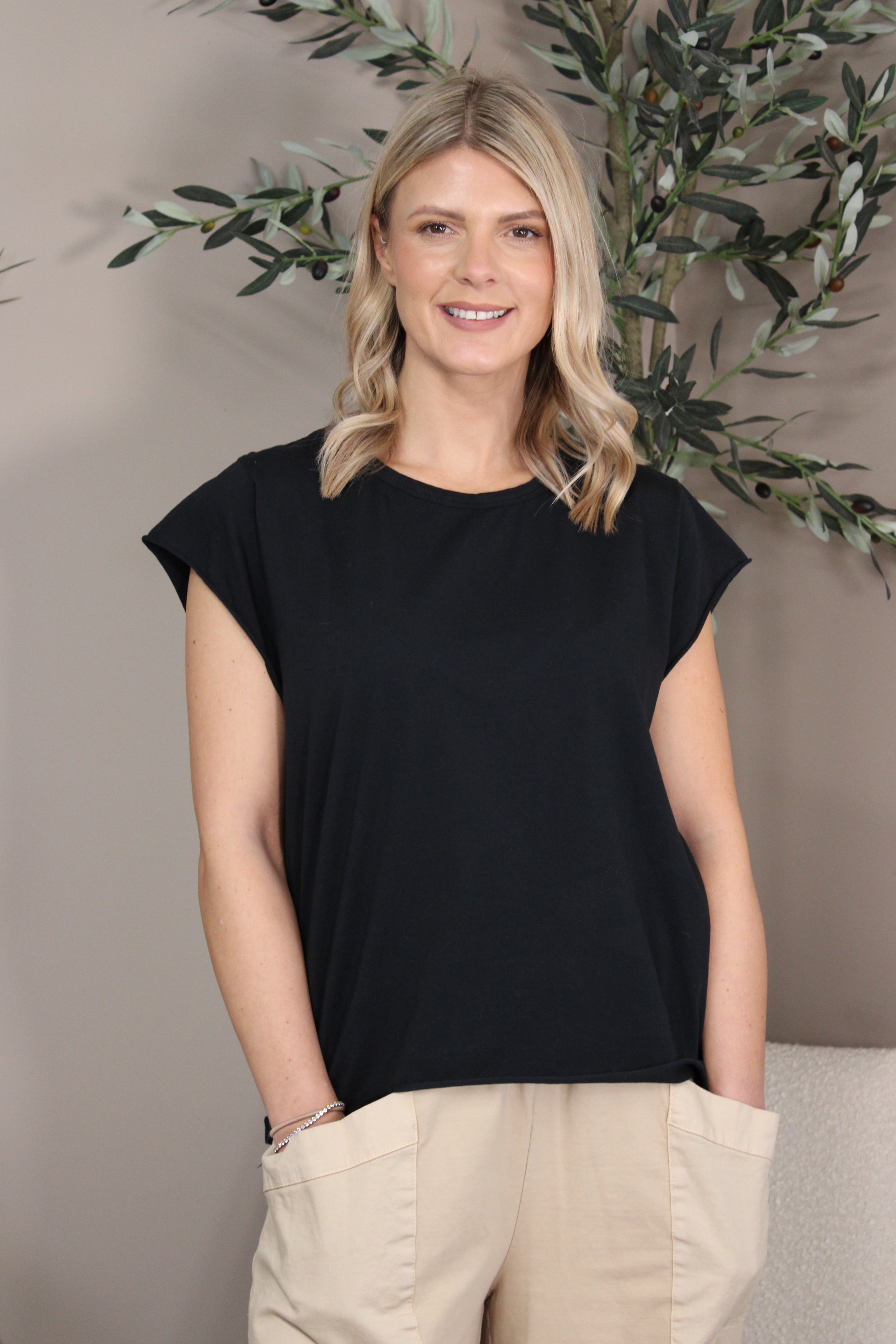 Capri Tee