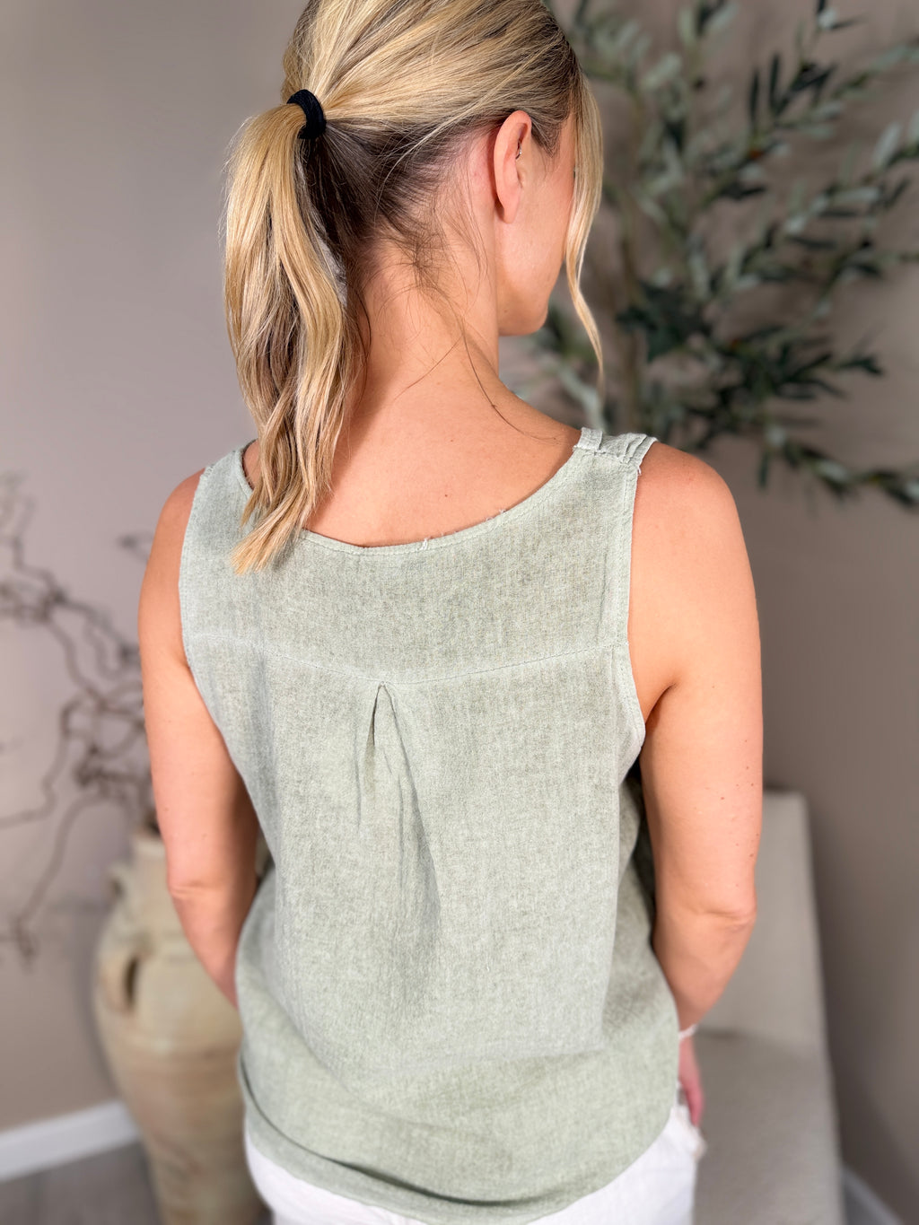 Crete Vest