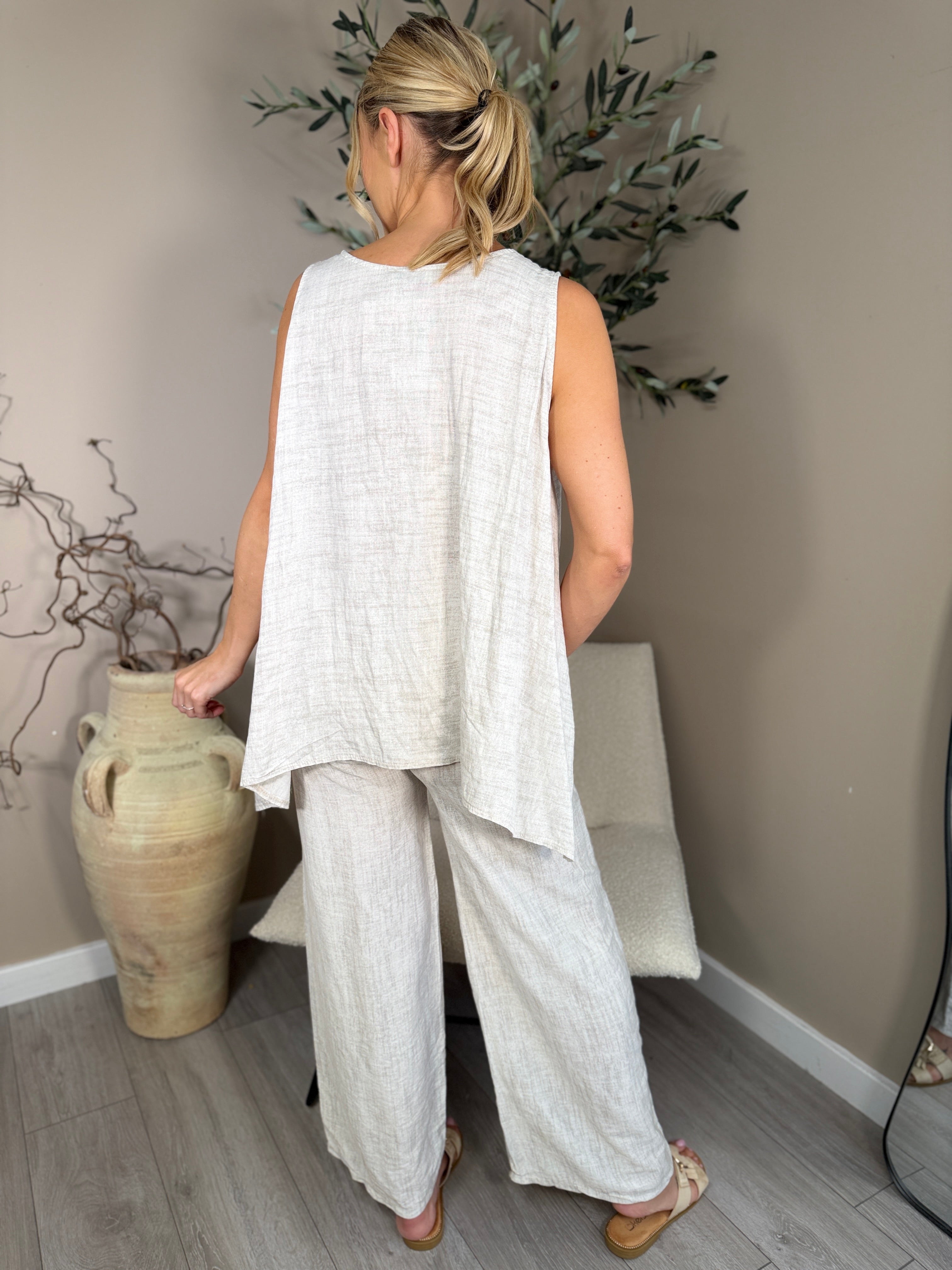 Barbs Two Piece Set