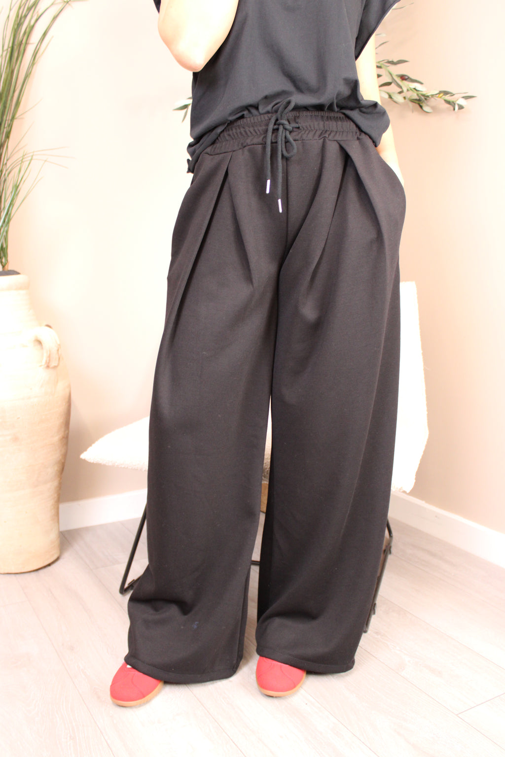 Salisbury Wide Leg Joggers
