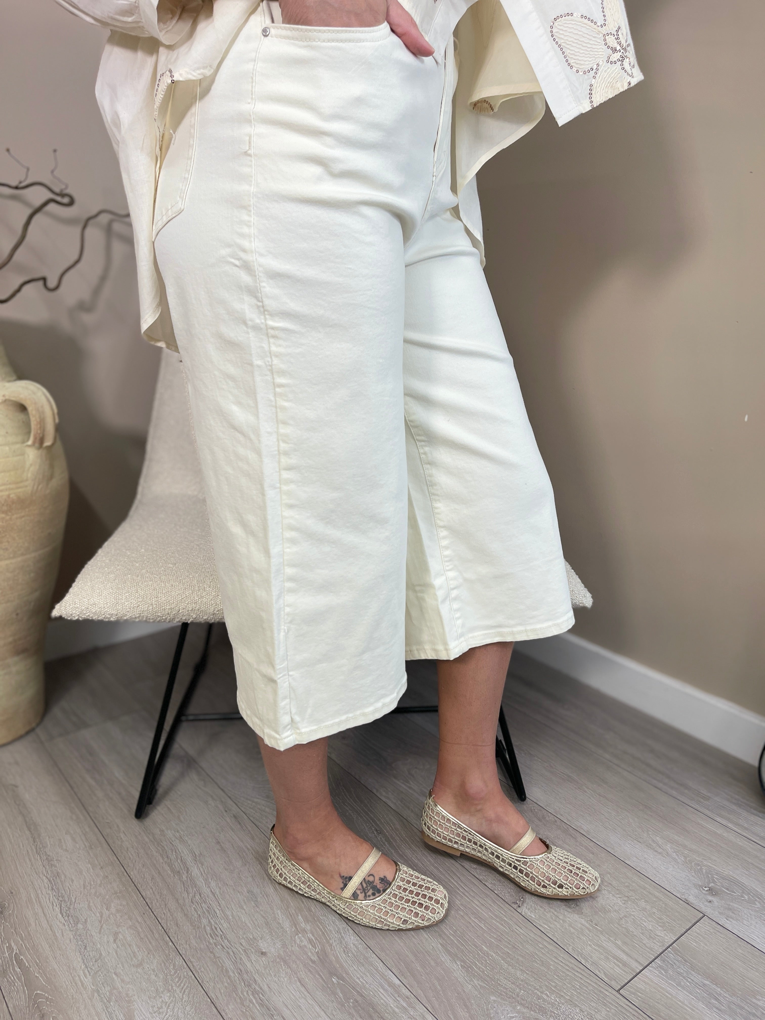 Capri Wide Leg Cropped Jeans