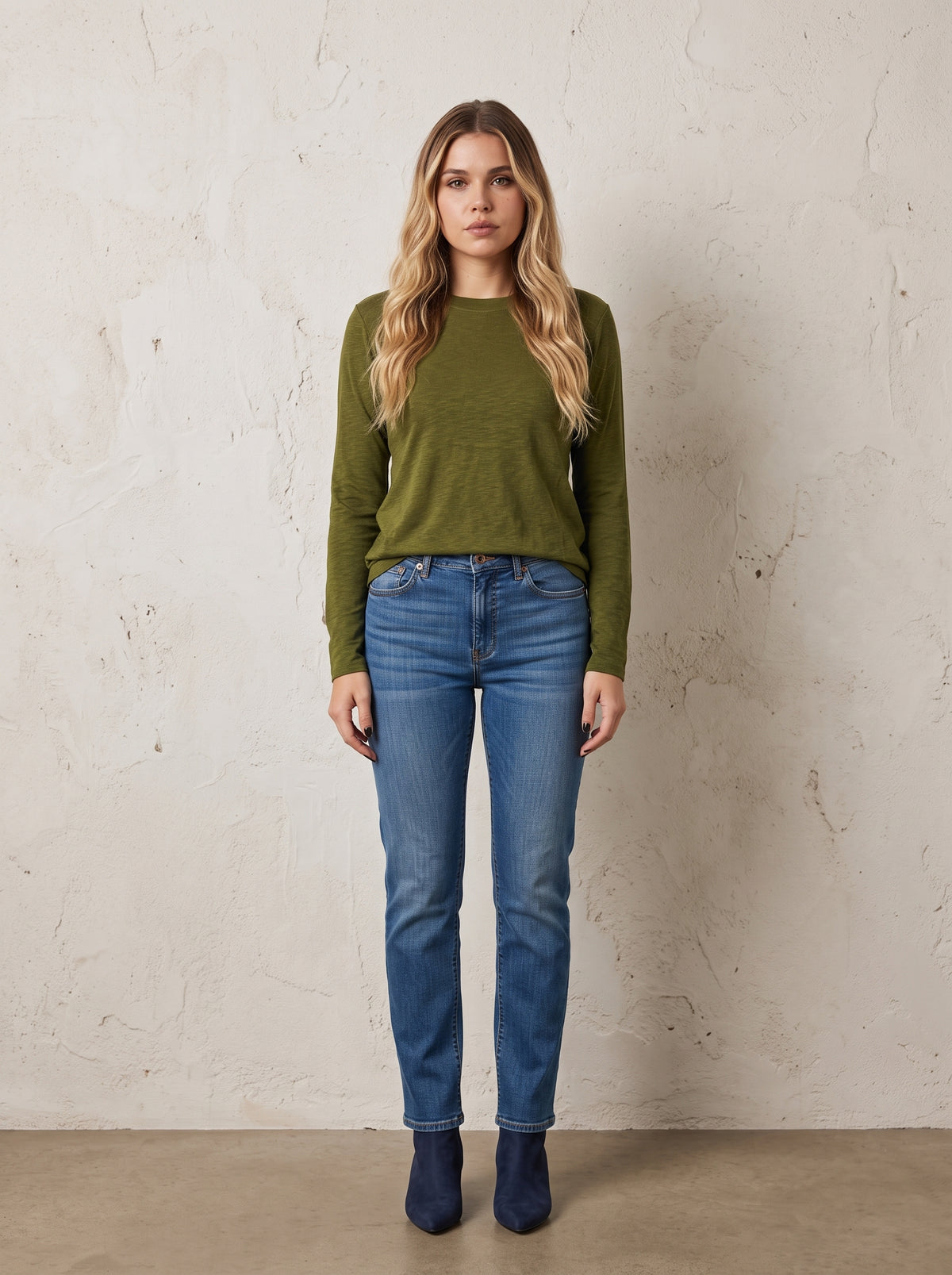Oslo Round Neck Basic Top