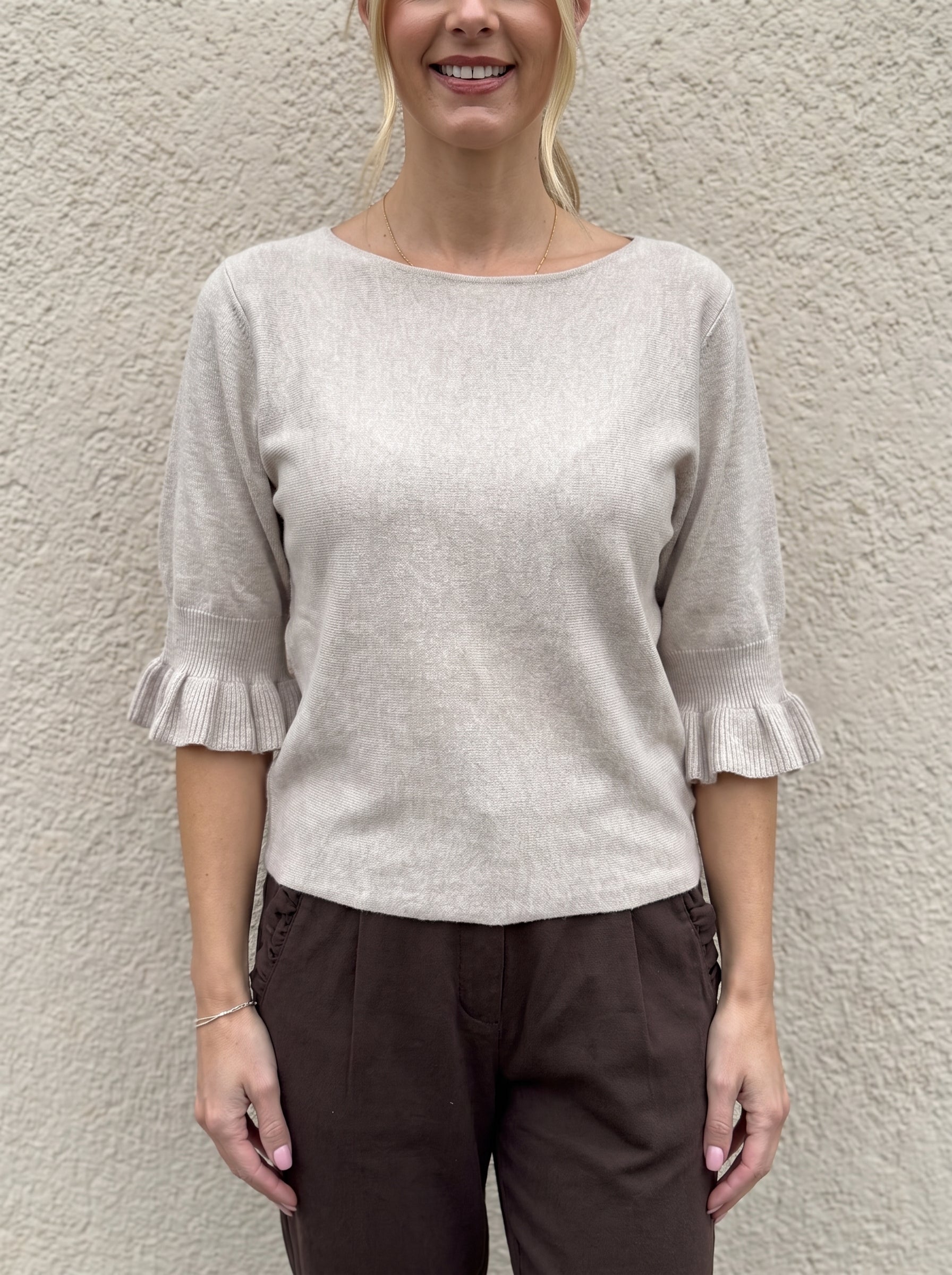 Oxford Frill Sleeve Knit